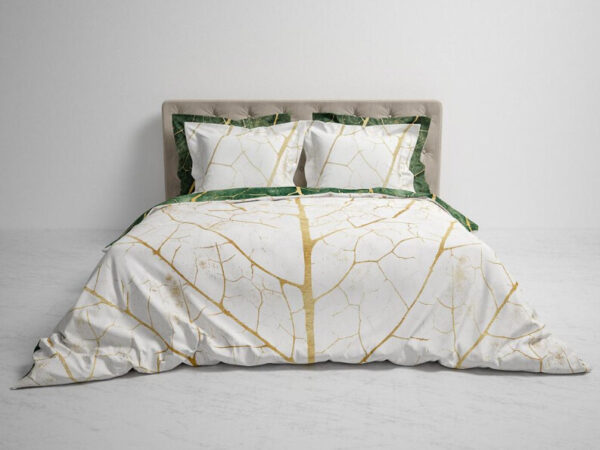 bed opgedekt met dubbelzijdig dekbedovertrek Miro in de kleur wit en green van Heckett Lane